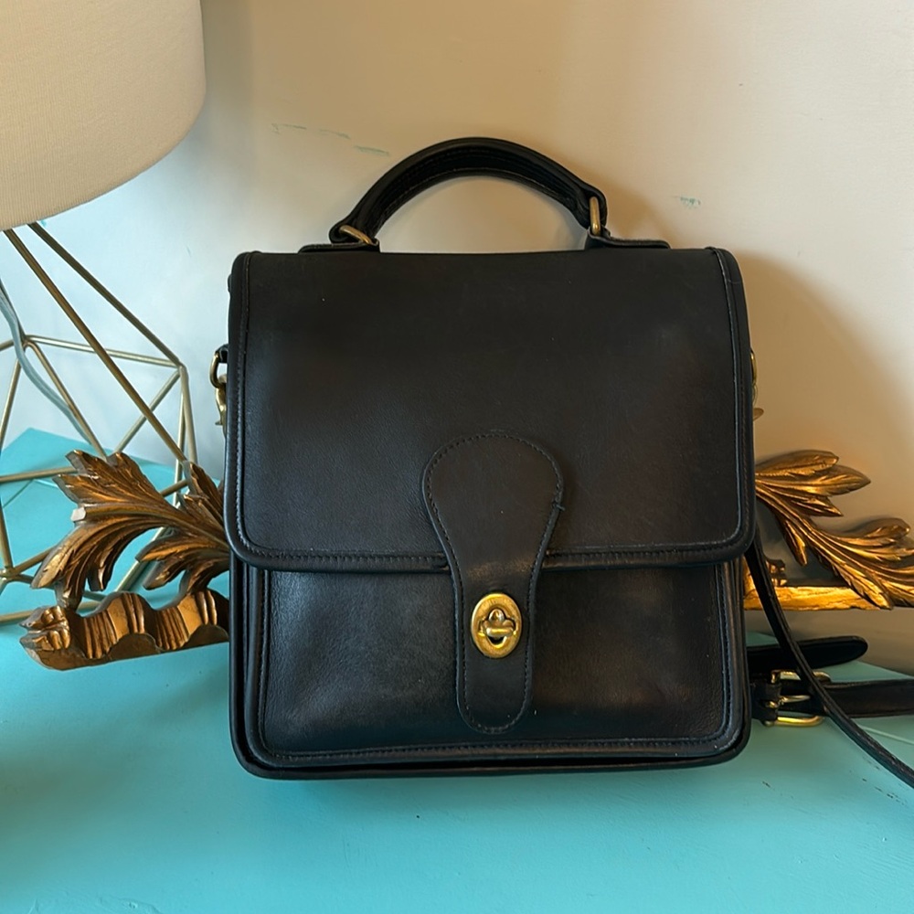 COACH Vintage Willis Messenger Black Bag Authentic Brass Hardware Classic